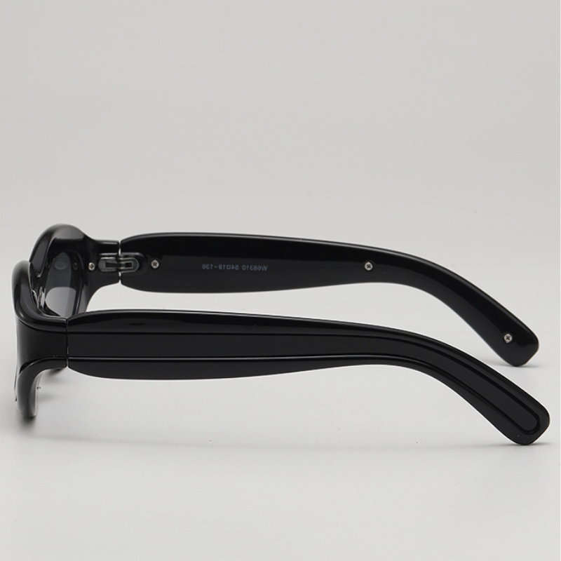 Velora Eyewear – Elegant & Bold