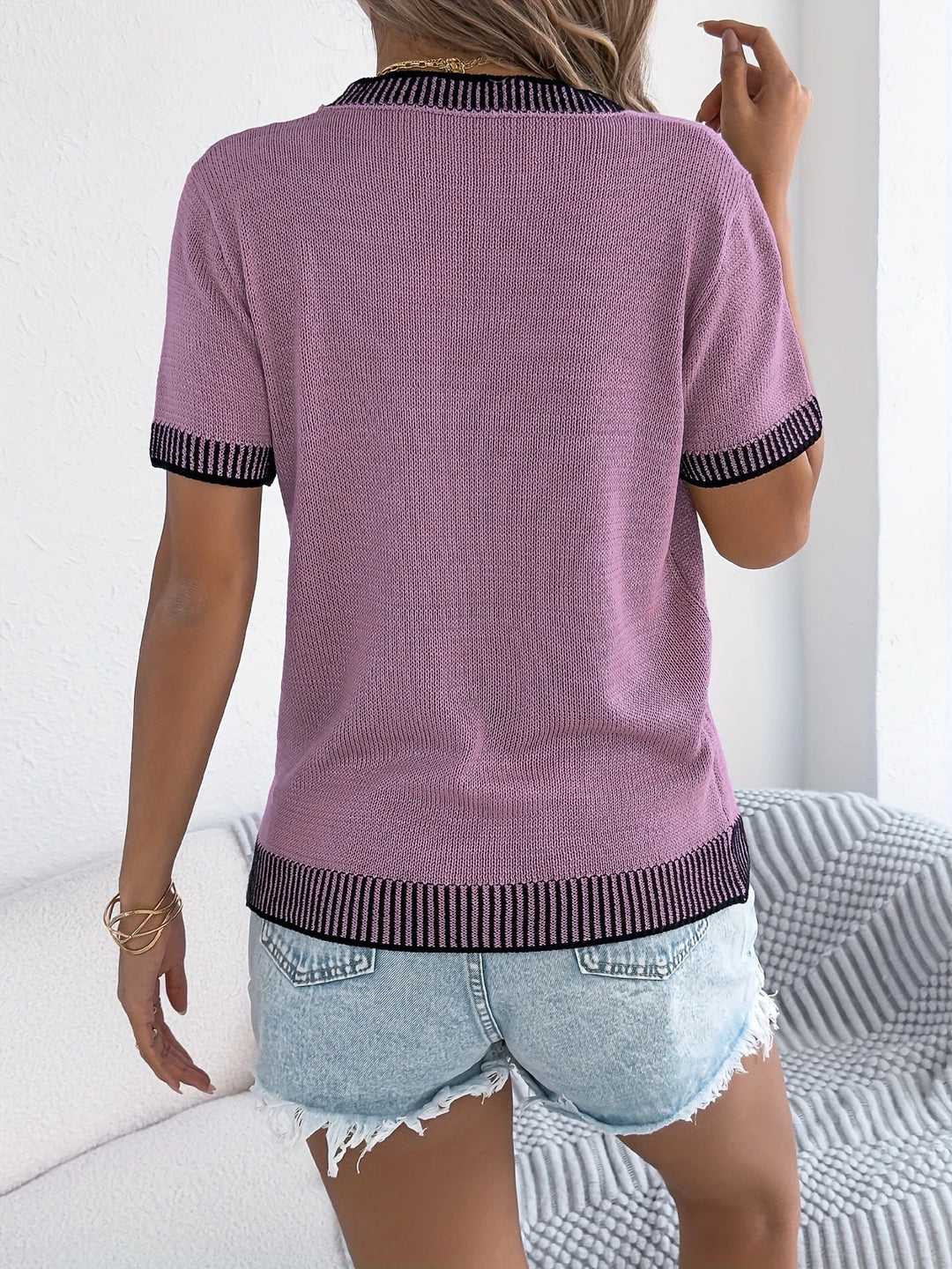 Alethea - Elegant Round Neck And Striped Knitted Top